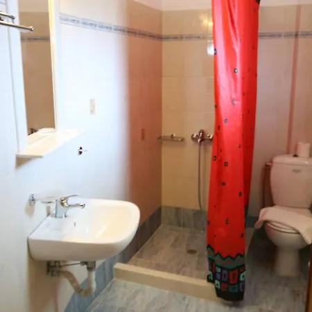 Nitsa's * Megalon Chorion (Tilos)