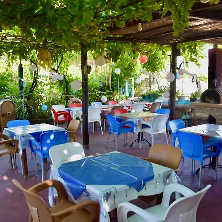 Nitsa's Daire Megálon Choríon