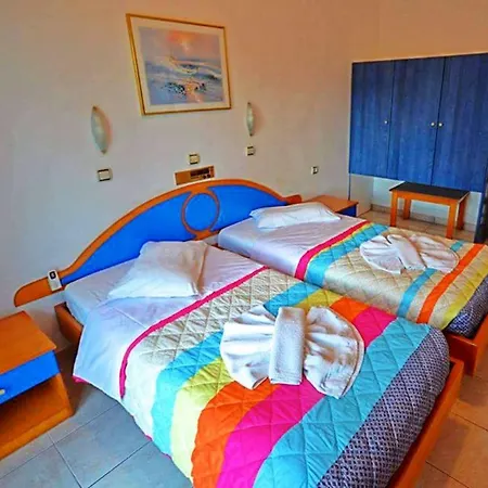 Nitsa's Megálon Choríon